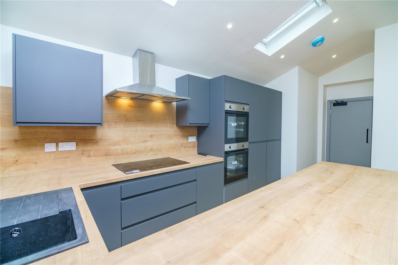30 Malvern Road, Huddersfield, HD4 Image 2
