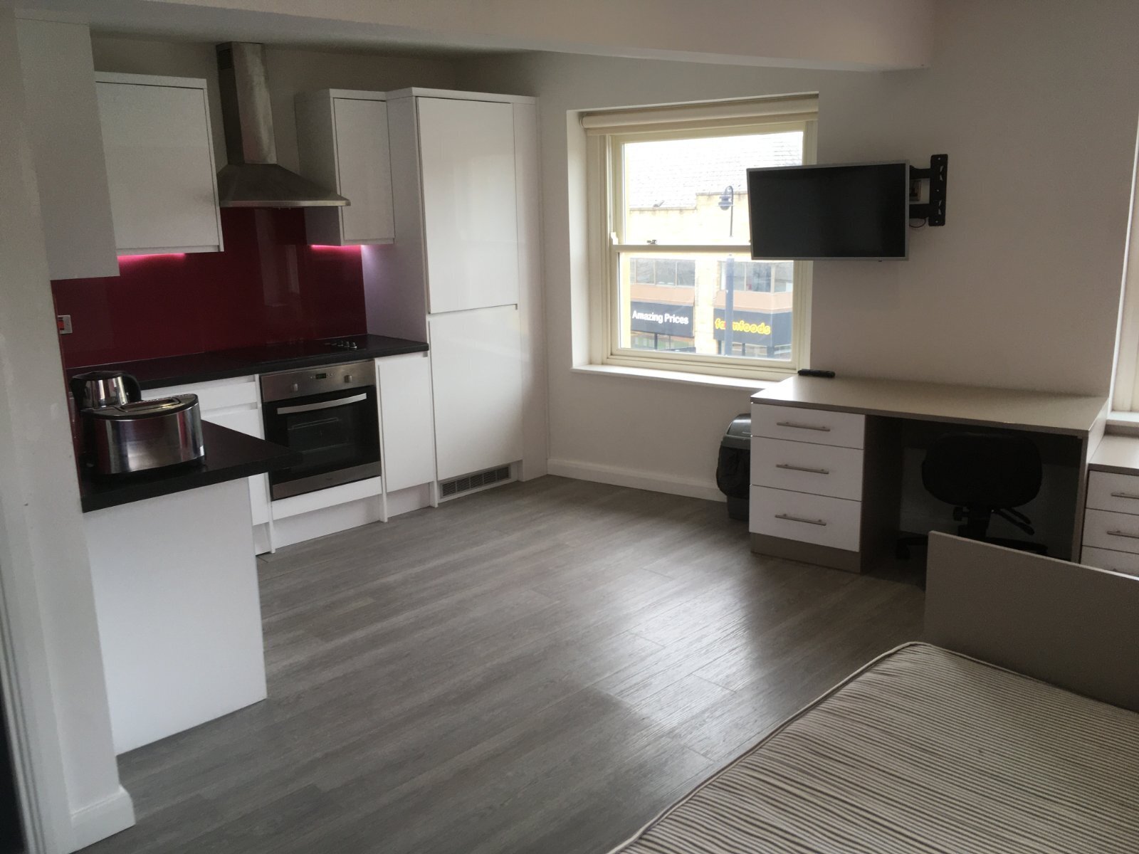 Luxus Studios, Huddersfield, HD1 Image 6