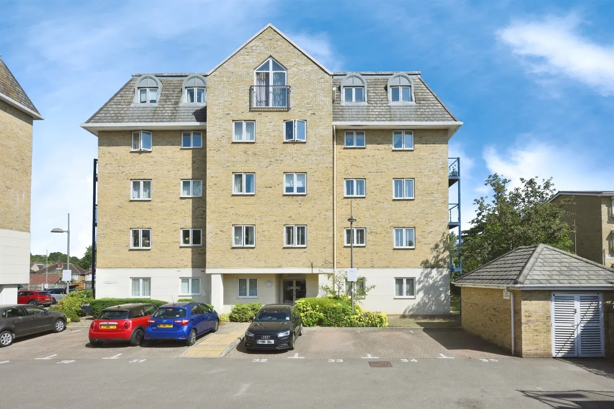 Taverners Way, Hoddesdon