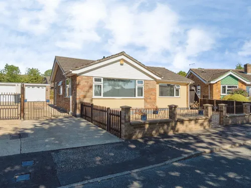 Acacia Avenue, Ashillphoto