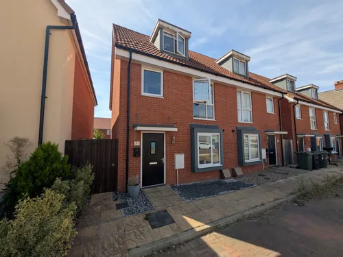 Velvet Close, Wymondhamphoto