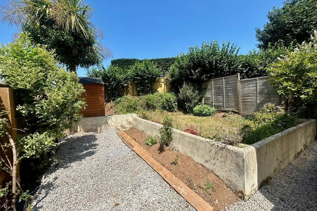 Hazelwood Road, CALLINGTON