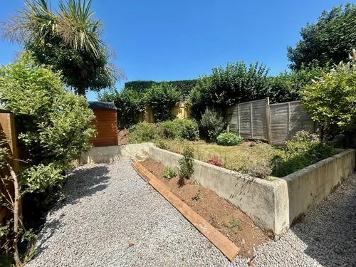 Hazelwood Road, CALLINGTONphoto