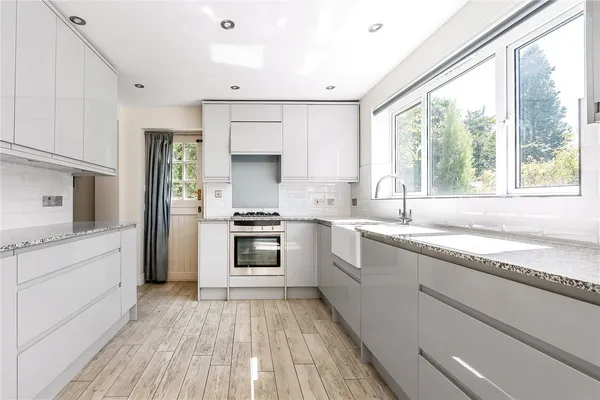 Evesham Road North, Reigate, RH2 photo 8