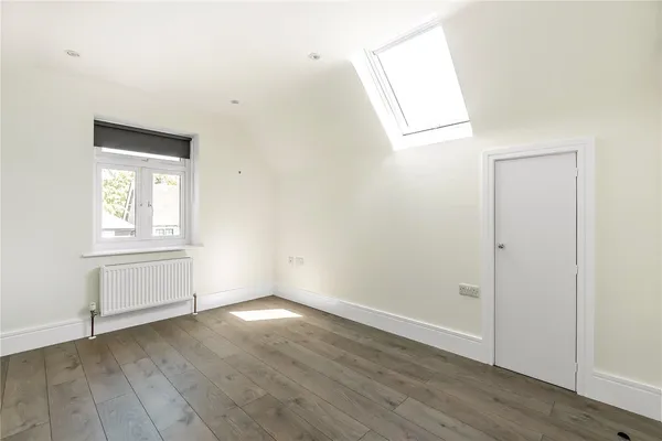 Evesham Road North, Reigate, RH2 photo 15
