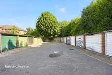 Albion Road, Sutton