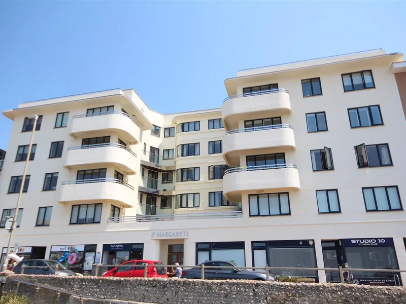 Property thumbnail 1 out of 3