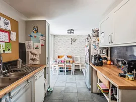 Saxby Close, Eastbourne thumb 2