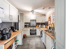 Saxby Close, Eastbourne thumb 3