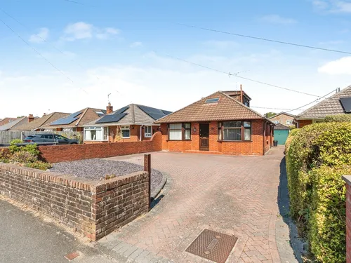 Salisbury Road, Totton, Southamptonphoto