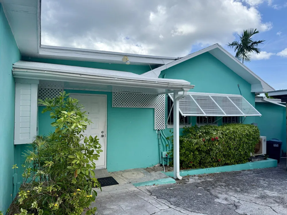 Shirley Street Nassau / New Providence