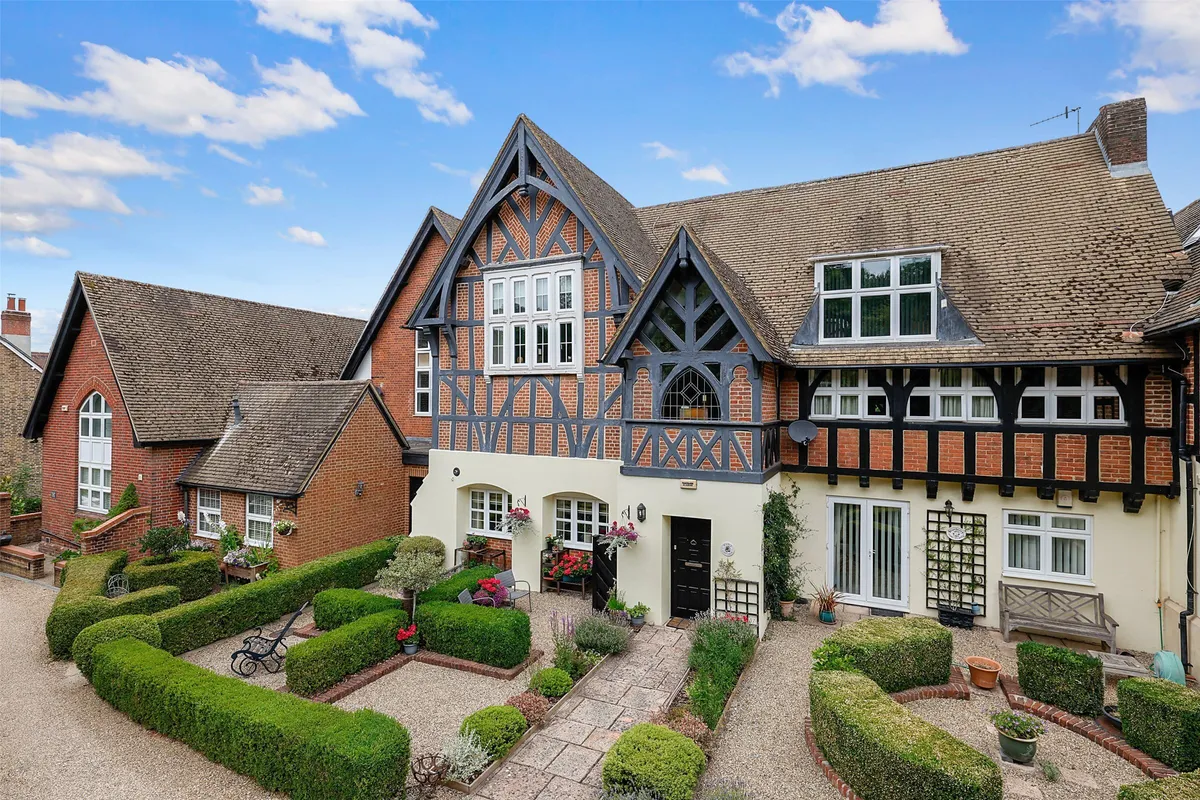 High Street, Nutfield, Redhill, Surrey, RH1