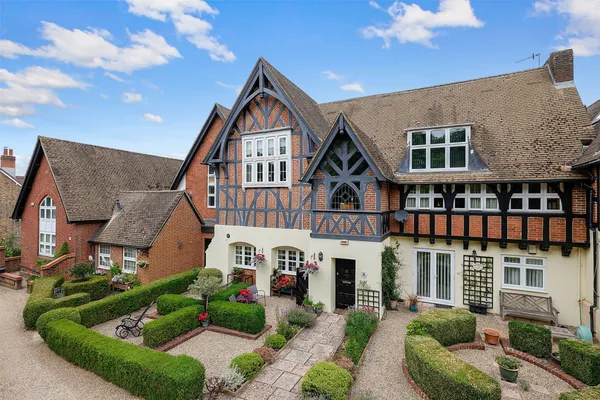 High Street, Nutfield, Redhill, Surrey, RH1
