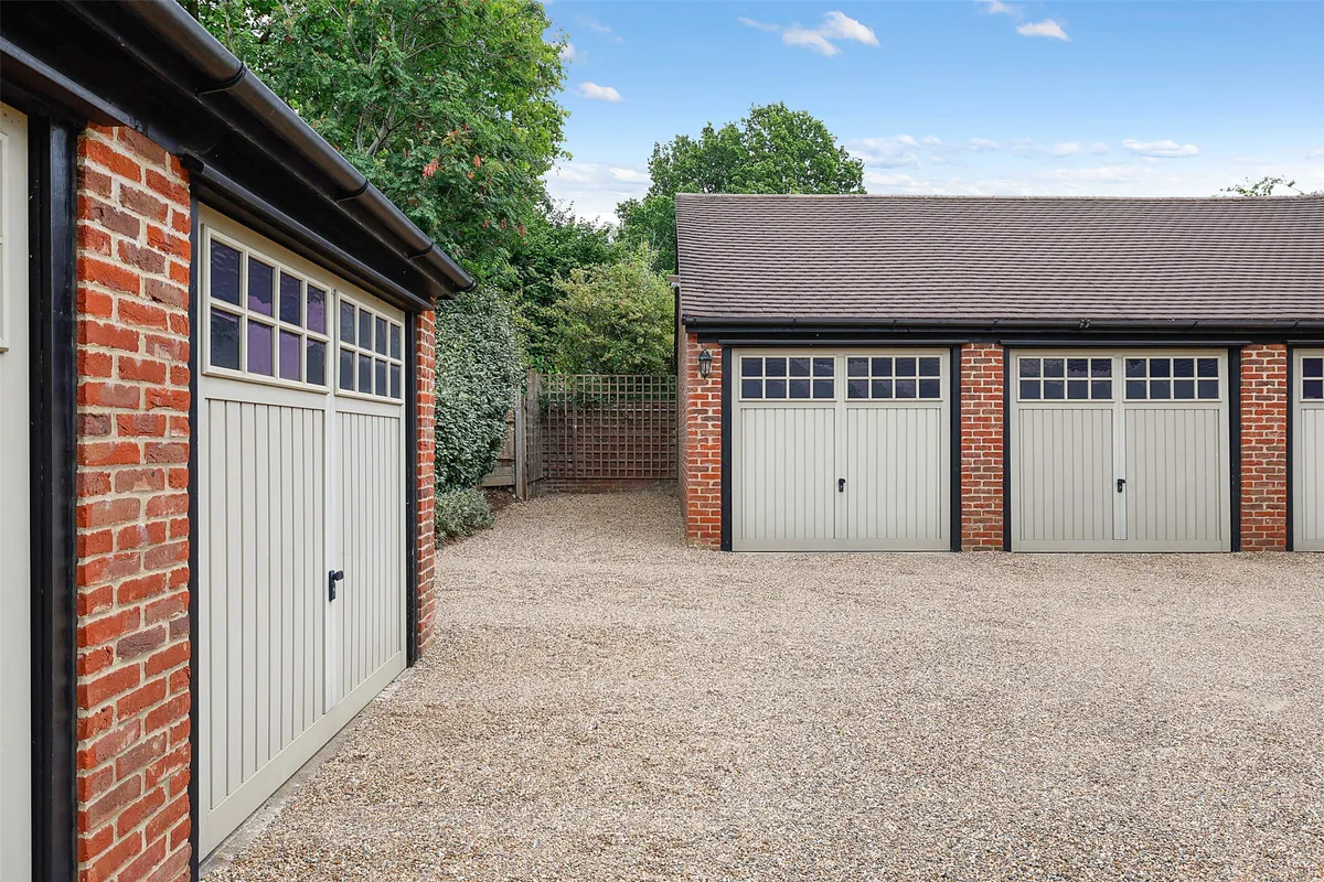High Street, Nutfield, Redhill, Surrey, RH1