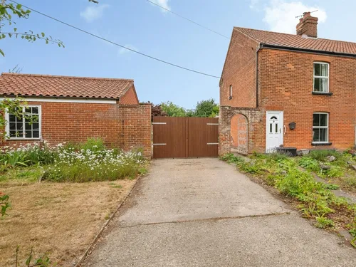 Meeting Hill Road, NORTH WALSHAMphoto