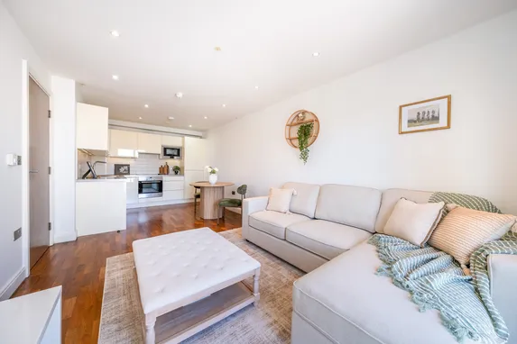 4 Holman Road, London, SW11