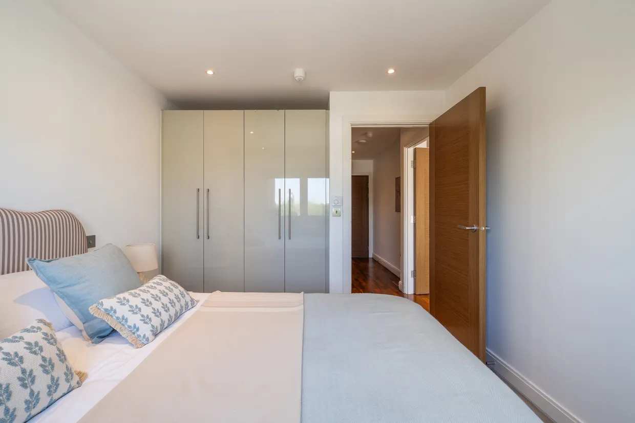 4 Holman Road, London, SW11 photo 5