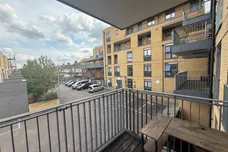 Bowes Road, LONDON