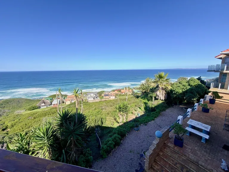 South Africa, Western Cape, Dana Bay, P. Humiflora Street, 24