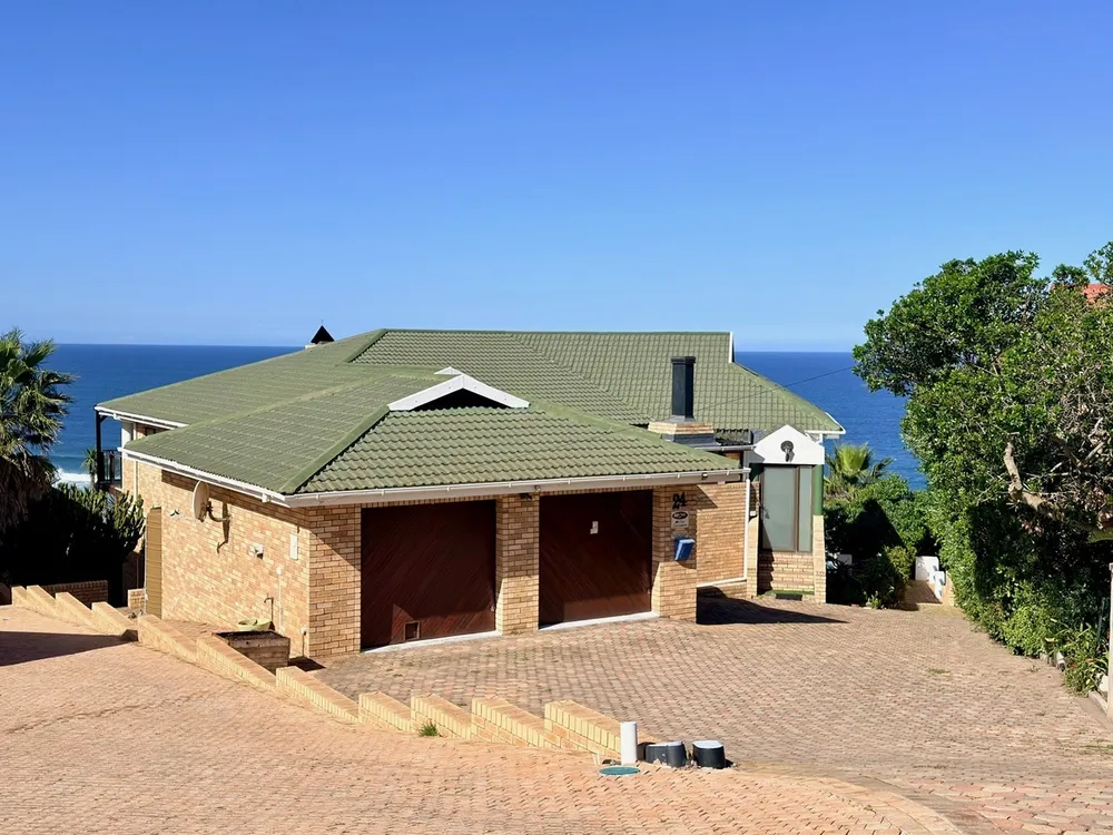 South Africa, Western Cape, Dana Bay, P. Humiflora Street, 24