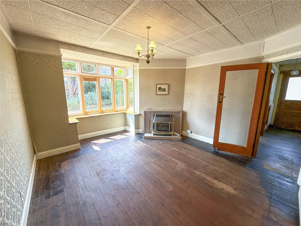 Property carousel item 4
