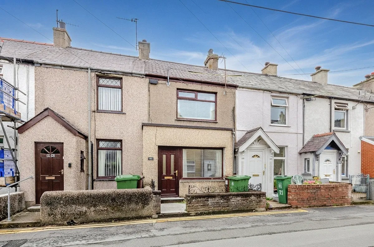 Glan Gwna Terrace, Caeathro, Caernarfon, Gwynedd, LL55