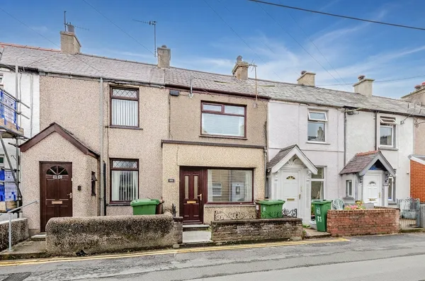 Glan Gwna Terrace, Caeathro, Caernarfon, Gwynedd, LL55