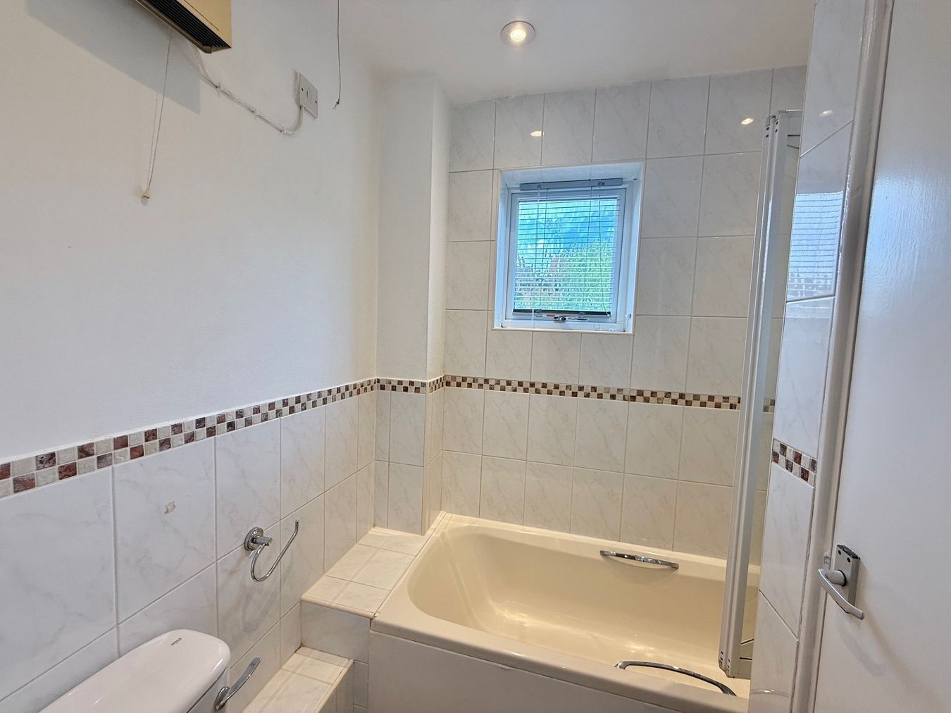 Beech Lane, Lower Earley, Reading, RG6 Image 7