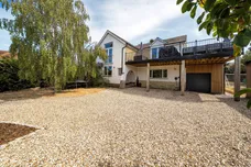 White Hart Lane, Tadley, RG26 photo 1