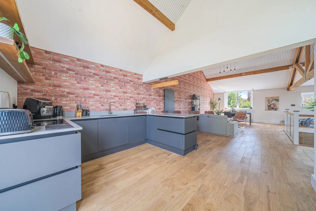 White Hart Lane, Tadley, RG26 photo 9