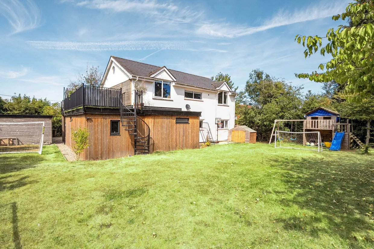 White Hart Lane, Tadley, RG26 photo 24
