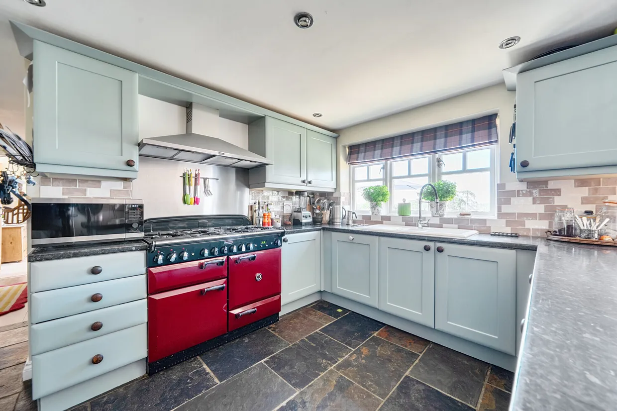 Upper Gatton, Reigate, RH2 photo 3