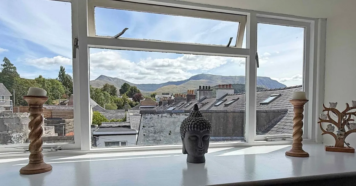 High Street, Bethesda, Bangor, Gwynedd, LL57