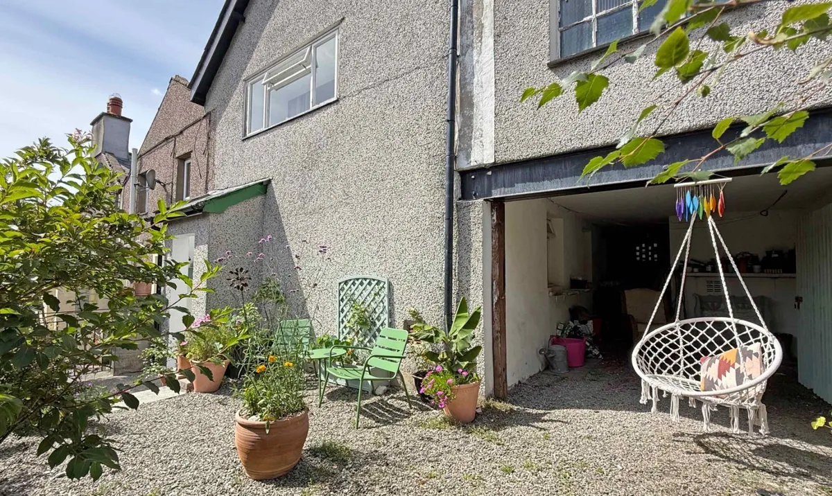 High Street, Bethesda, Bangor, Gwynedd, LL57