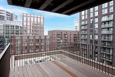 8 New Union Square Nine Elms SW11 photo 2