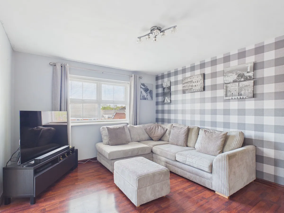 Heol Broadland, Barry, CF62