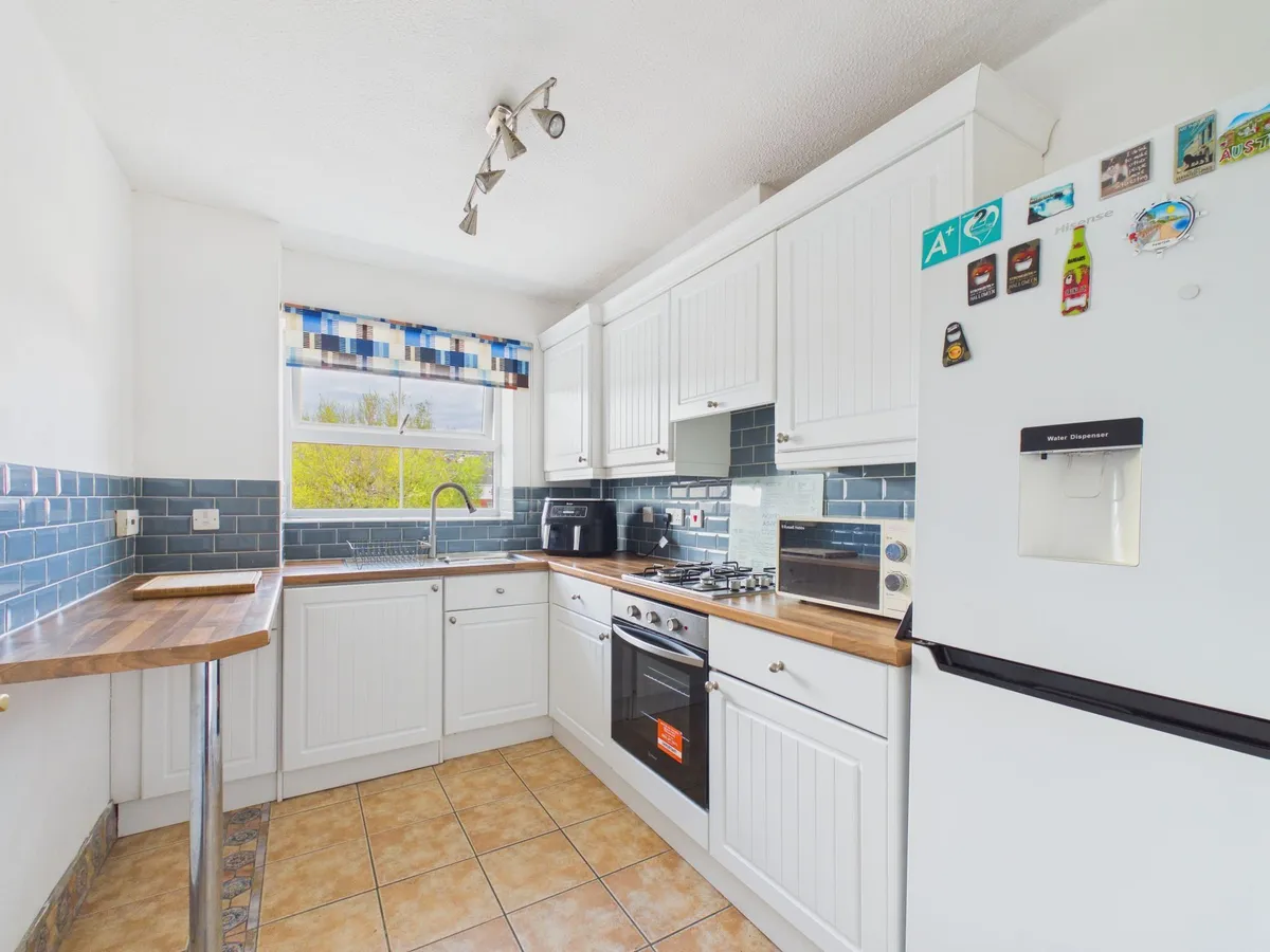 Heol Broadland, Barry, CF62