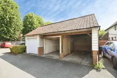 Cedar Avenue West, Chelmsford