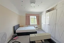 Wren Avenue, BRENT