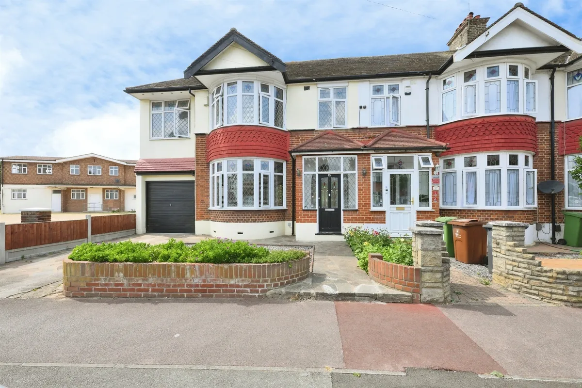 Cavendish Gardens, Barking