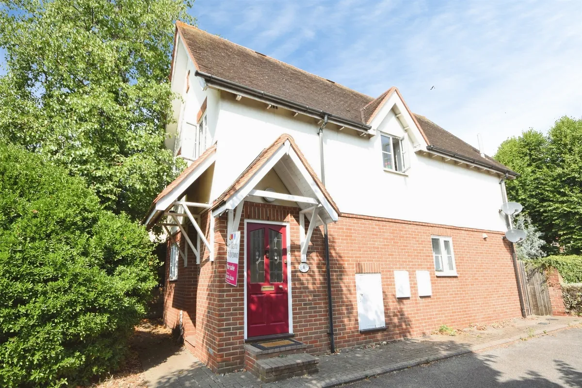Cedar Avenue West, Chelmsford