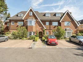 Shoppenhangers Road, Maidenhead photo