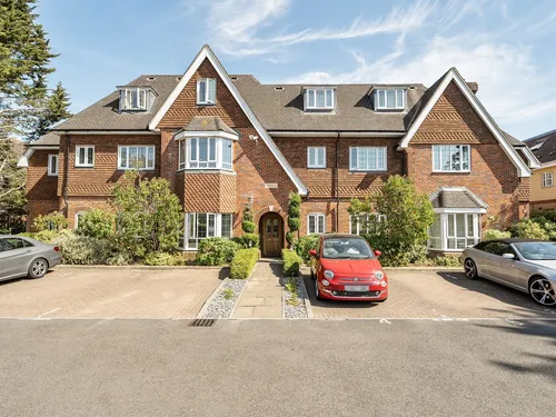 Shoppenhangers Road, Maidenheadphoto