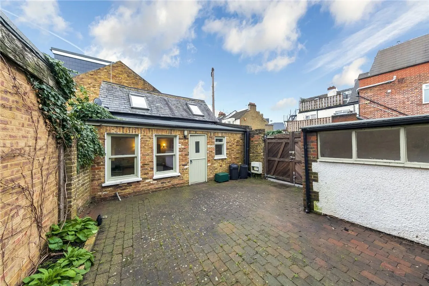 Stanley Road, Teddington, TW11 photo 4