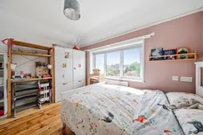 High Park Road, Farnham, GU9 photo 6