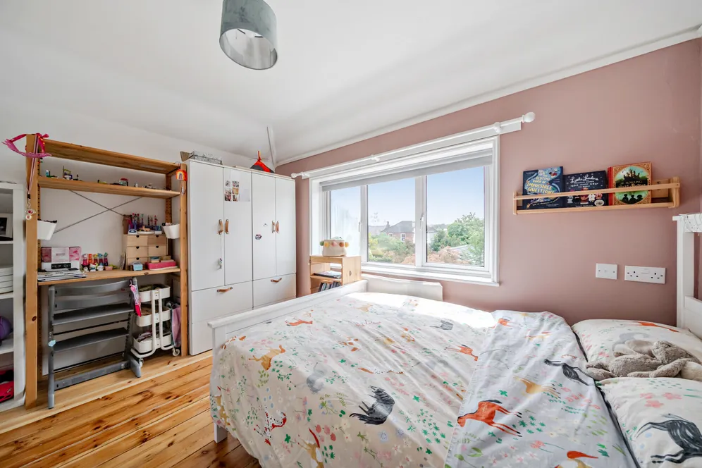 High Park Road, Farnham, GU9 photo 6