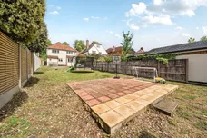 High Park Road, Farnham, GU9 photo 8