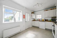 High Park Road, Farnham, GU9 photo 10