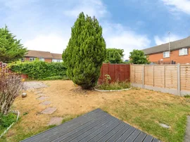 Vanbrugh Drive, Houghton Regis, Dunstable thumb 2