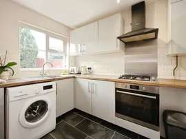 Vanbrugh Drive, Houghton Regis, Dunstable thumb 3